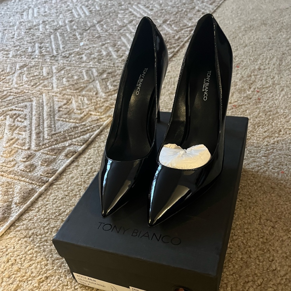 Patent black stilettos, brand new in box 😍